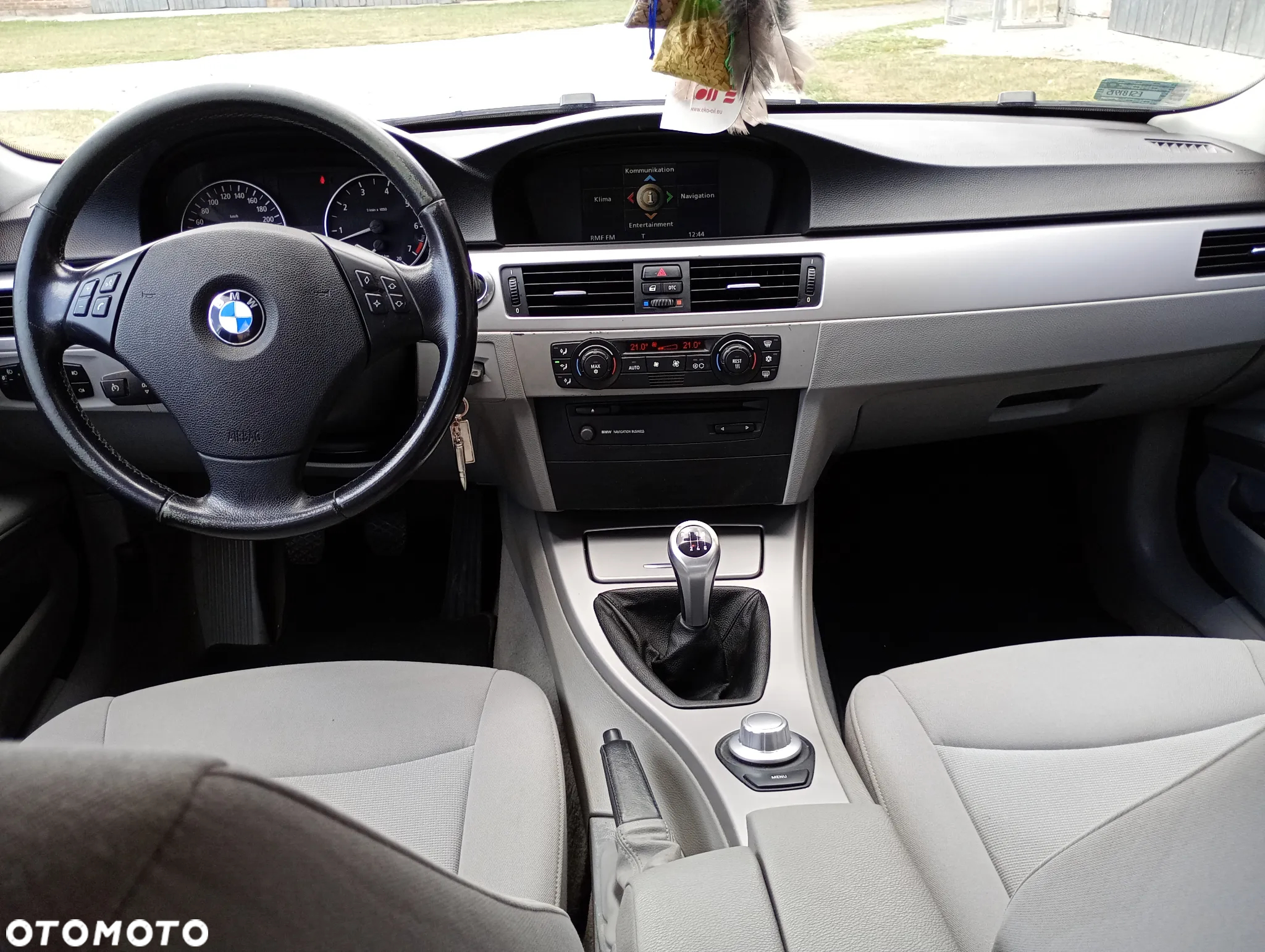 BMW Seria 3 318i - 14