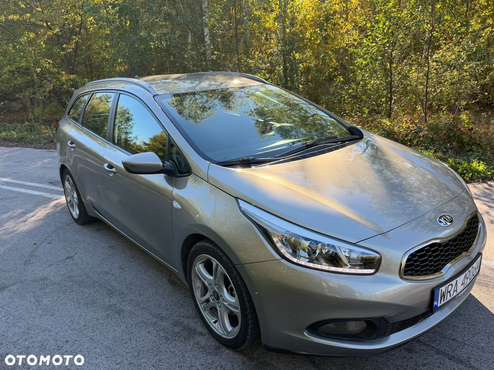 Kia Ceed 2012 photo 2