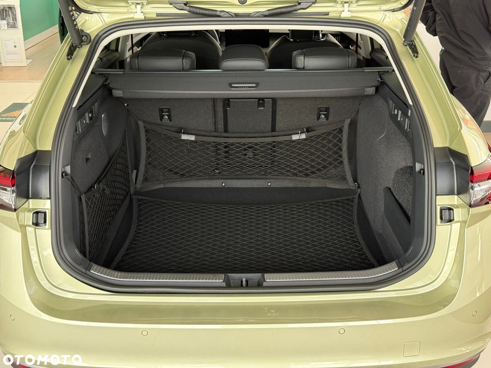 Skoda Superb 2.0 TDI SCR 4x4 L&K DSG - 8