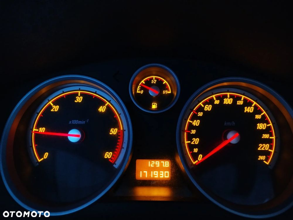 Opel Astra 1.7 CDTI - 8