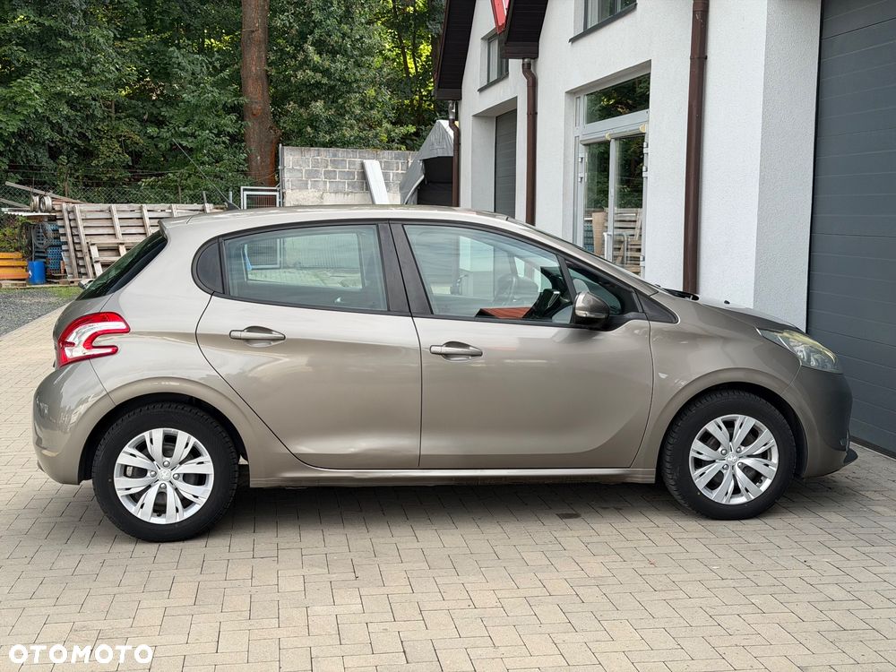 Peugeot 208 - 19