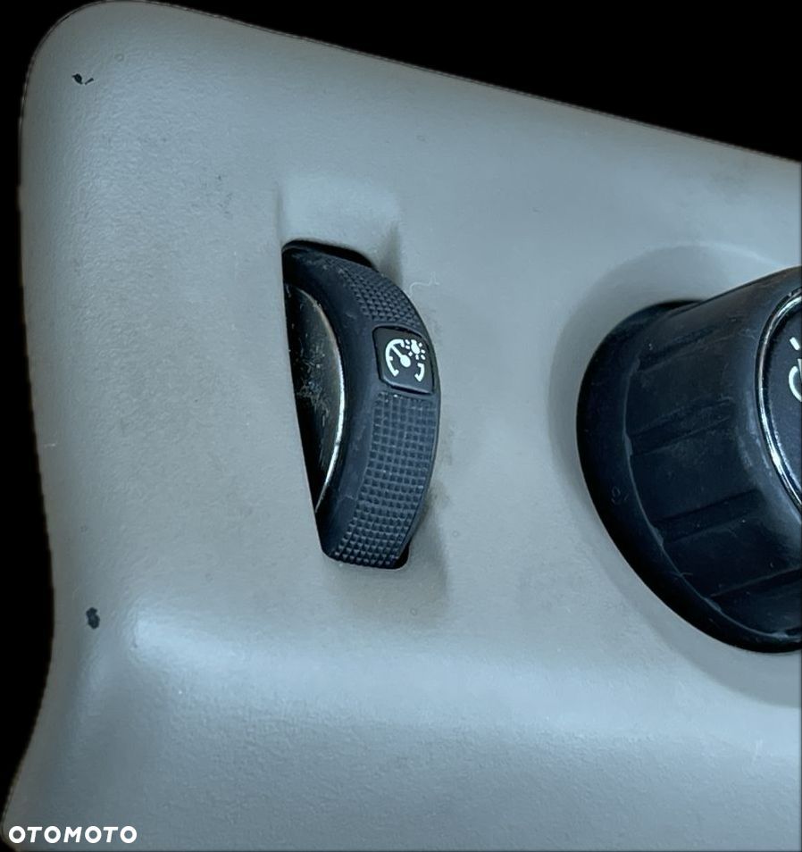 P9 GMC YUKON XL 2015- 5.3 PANEL ŚWIATEŁ TRYBÓW JAZDY 22800694 - 2