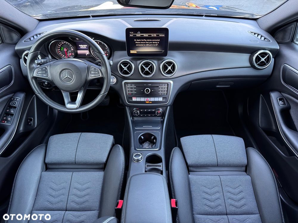 Mercedes-Benz GLA 200 7G-DCT UrbanStyle Edition - 21