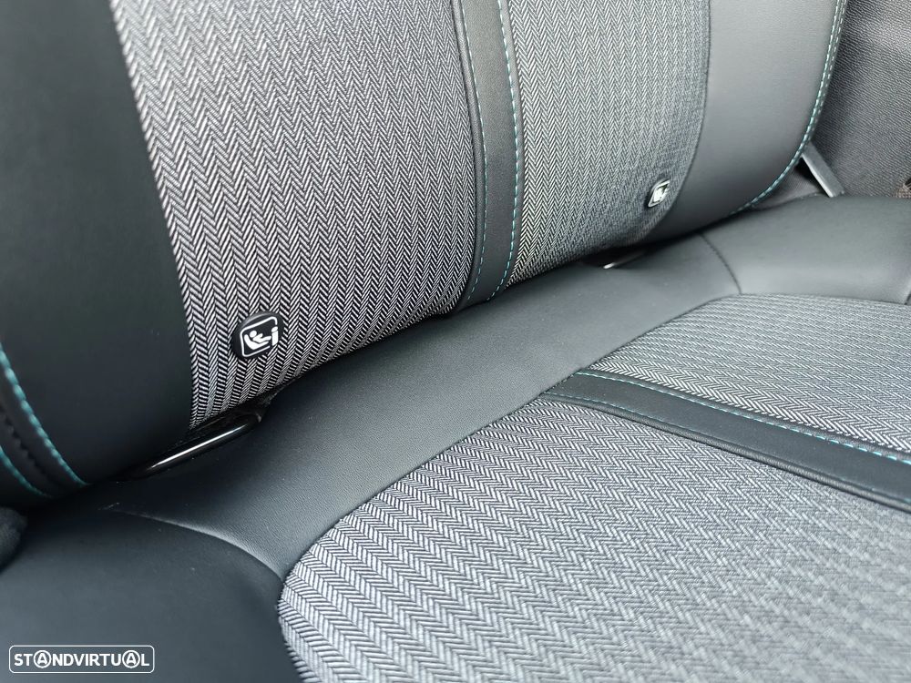 Peugeot 3008 1.2 PureTech Allure EAT8 - 33
