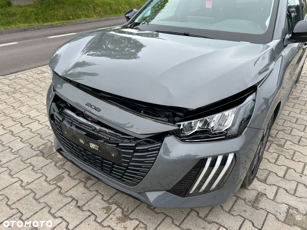 Peugeot 208 - 28