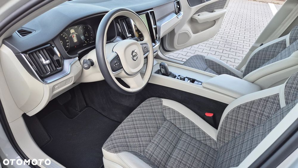 Volvo V60 B4 D Geartronic Momentum Pro - 9