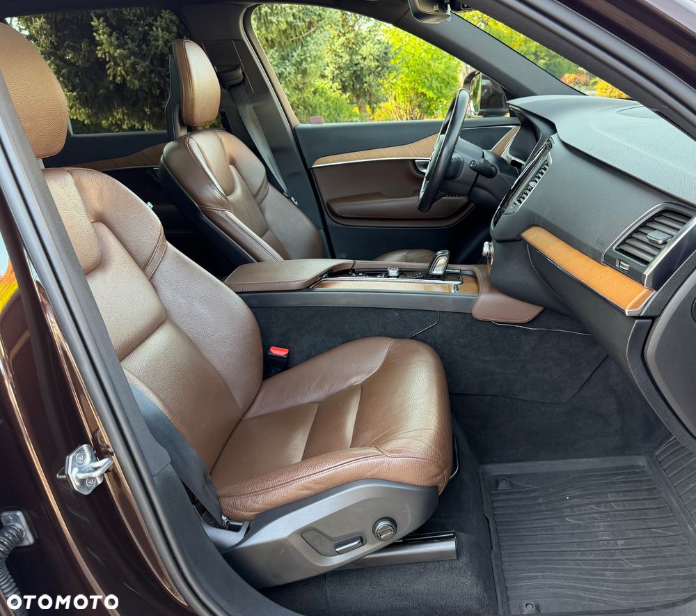 Volvo XC 90 B5 D AWD Momentum Pro - 40