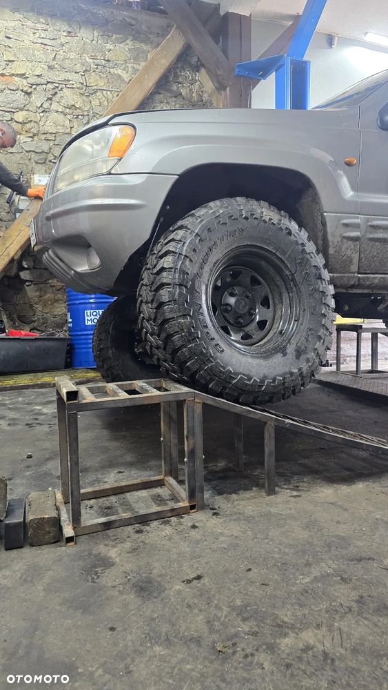 Jeep Grand Cherokee - 10