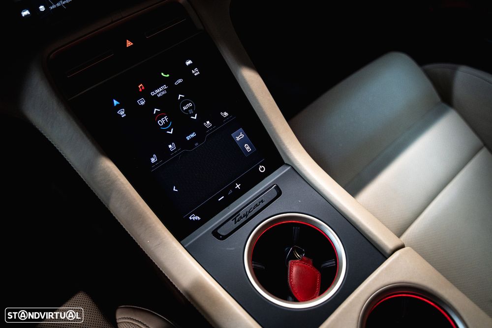 Porsche Taycan Turbo - 18