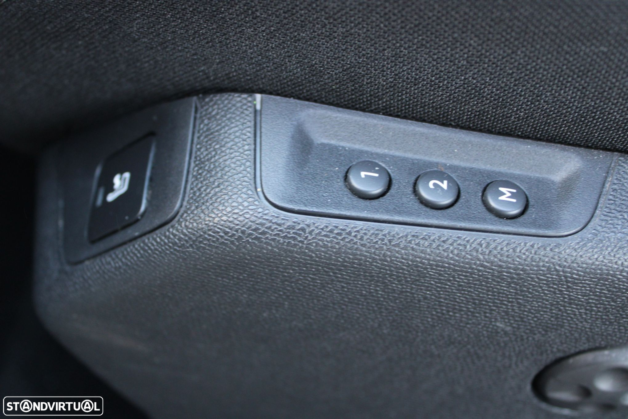 Peugeot 3008 1.2 PureTech Allure EAT8 - 38