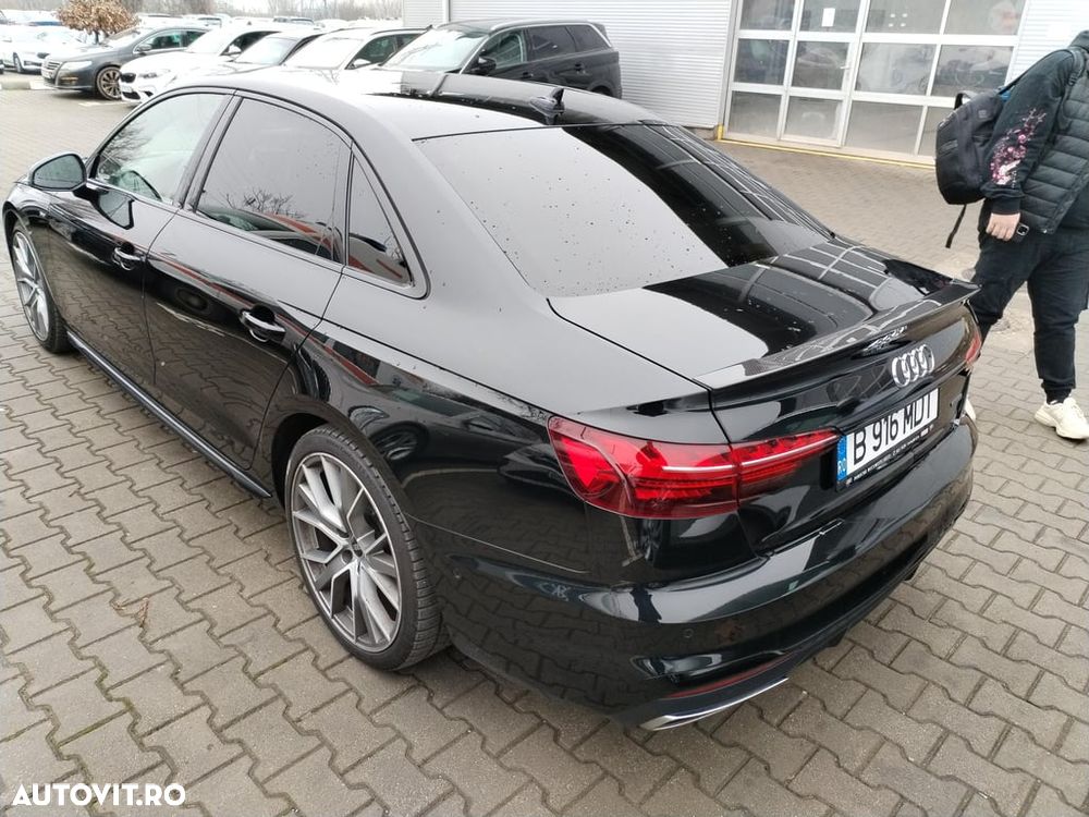 Audi A4 40 TDI quattro S tronic MHEV S Line - 4