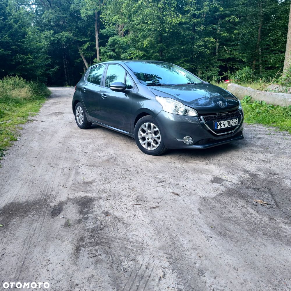 Peugeot 208 - 1