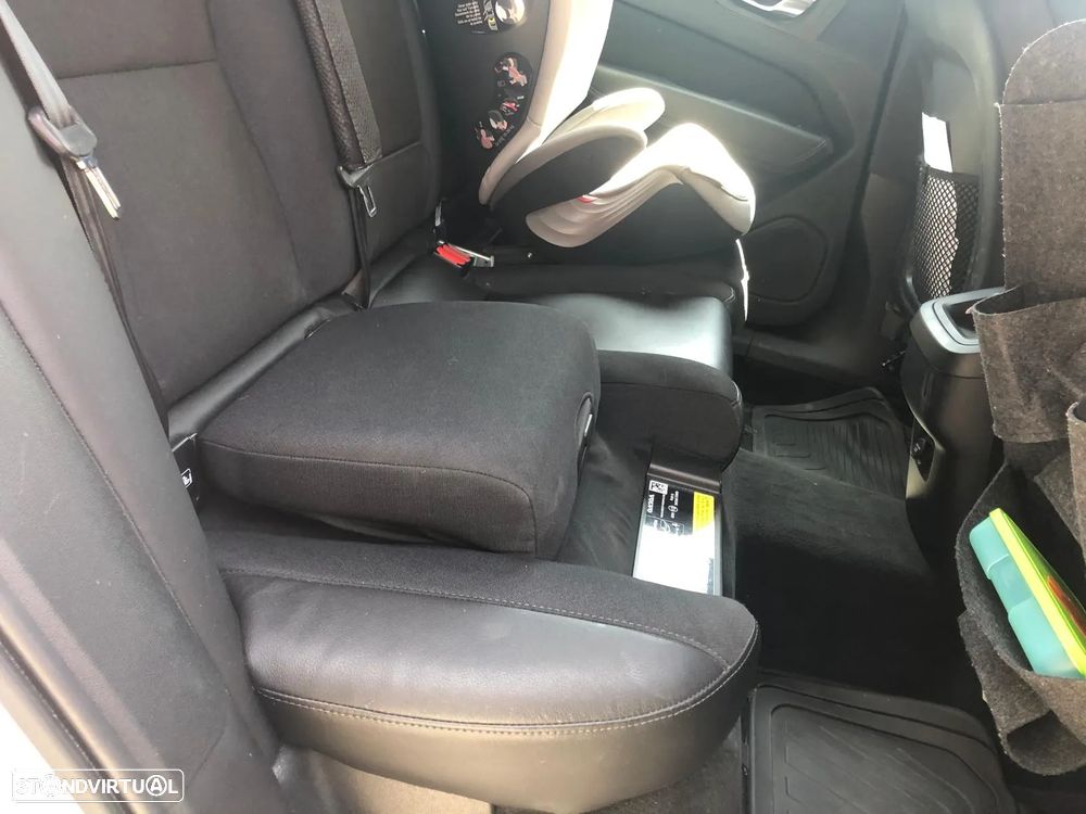 Volvo XC 60 2.0 D4 Momentum Plus Geartronic - 9