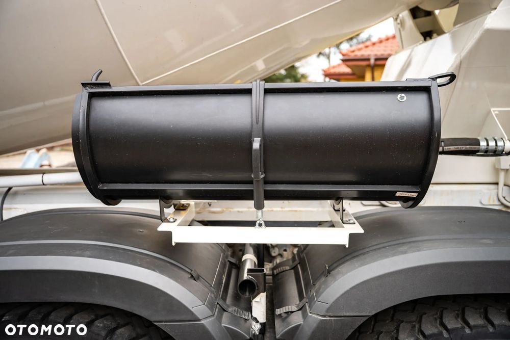 Mercedes-Benz Arocs 3746 MP5 10m3 rok 2022 Putzmeister - 18