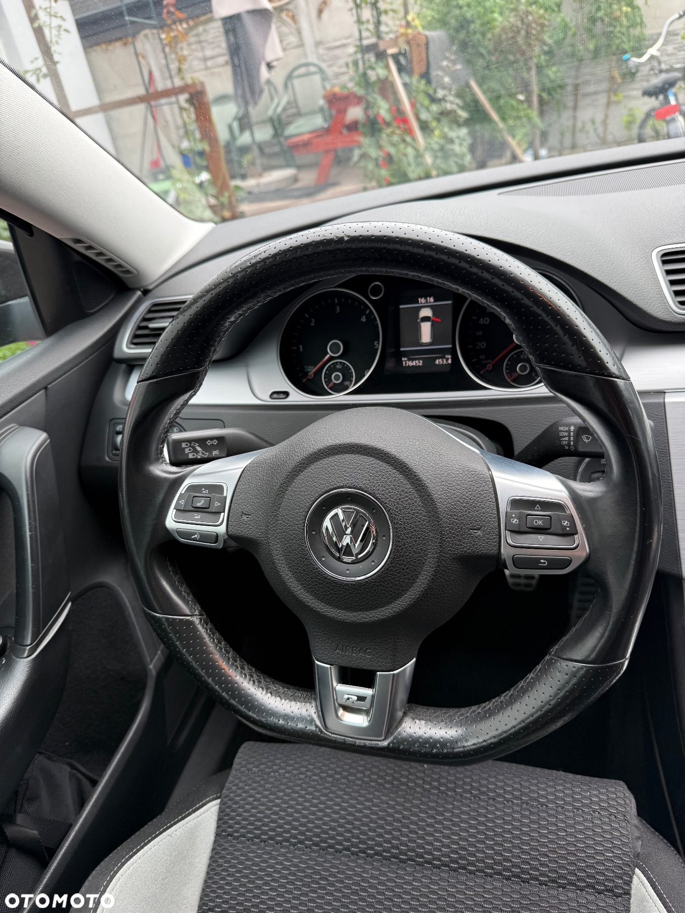 Volkswagen Passat Variant 2.0 TDI BlueMotion Technology R-Line - 9