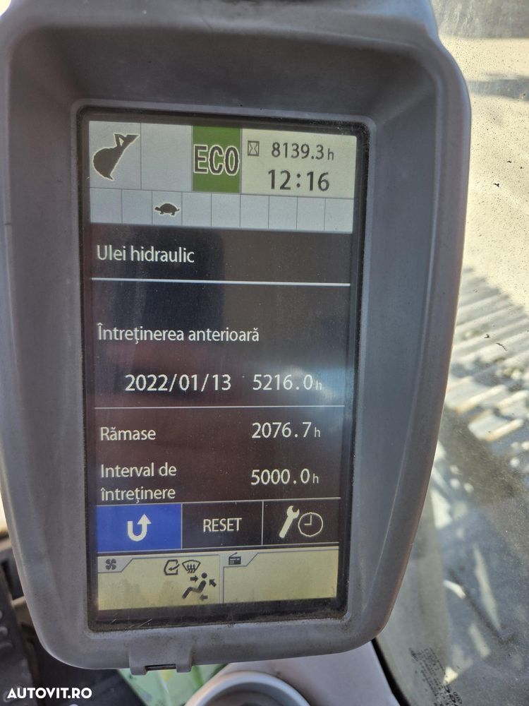 Hitachi ZX210-6, latime 2,5m, cupa NOUA 1,3mc, 22tone, Adanc sapare 7m, consum mediu 9l/h, 3 pompe Hitachi, produs in Japonia, lant 80% ok -200h deplasare, ridica 13t, inst picon, camera spate, posibilitate leasing, STARE FOARTE BUNA -PROMOTIE 79.900Eur+Tva - 17
