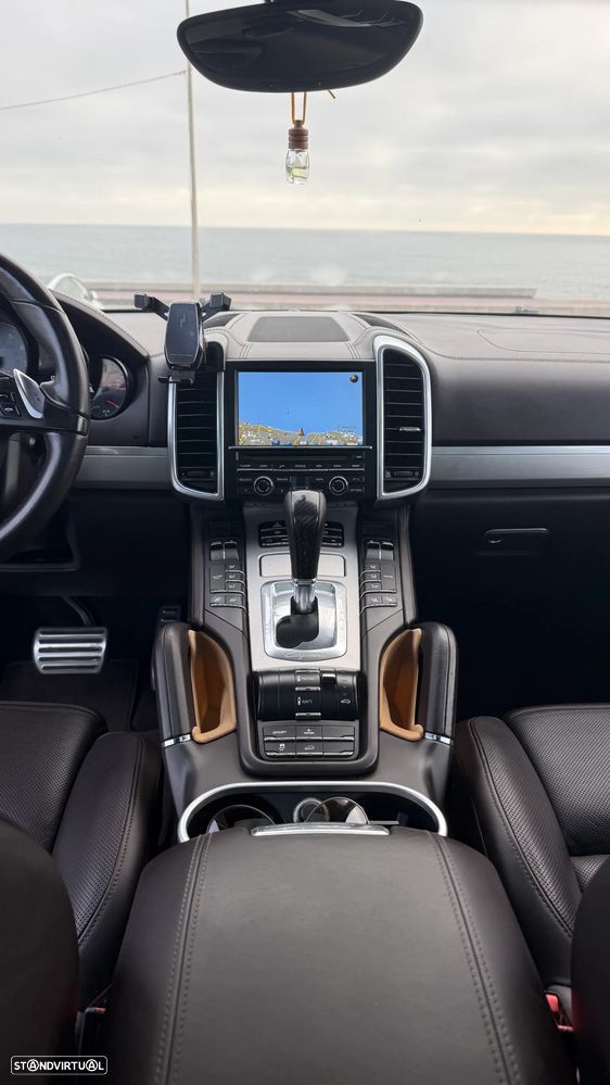 Porsche Cayenne S - 9