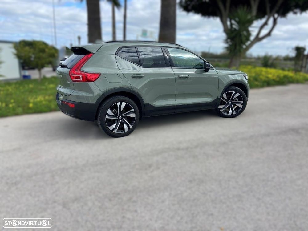 Volvo XC 40 2.0 B3 Plus Dark - 28