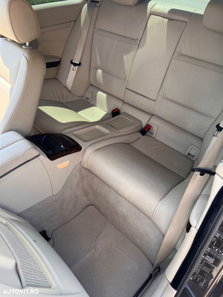 BMW Seria 3 320i Aut. - 23