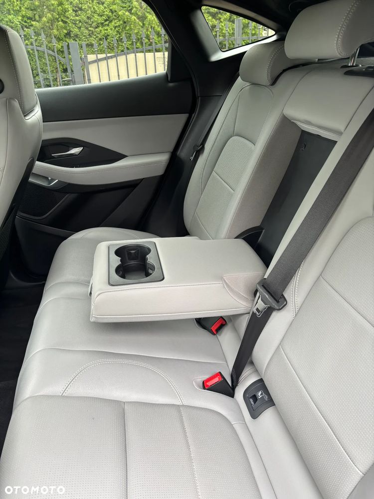 Jaguar E-Pace P300e AWD R-Dynamic S - 17