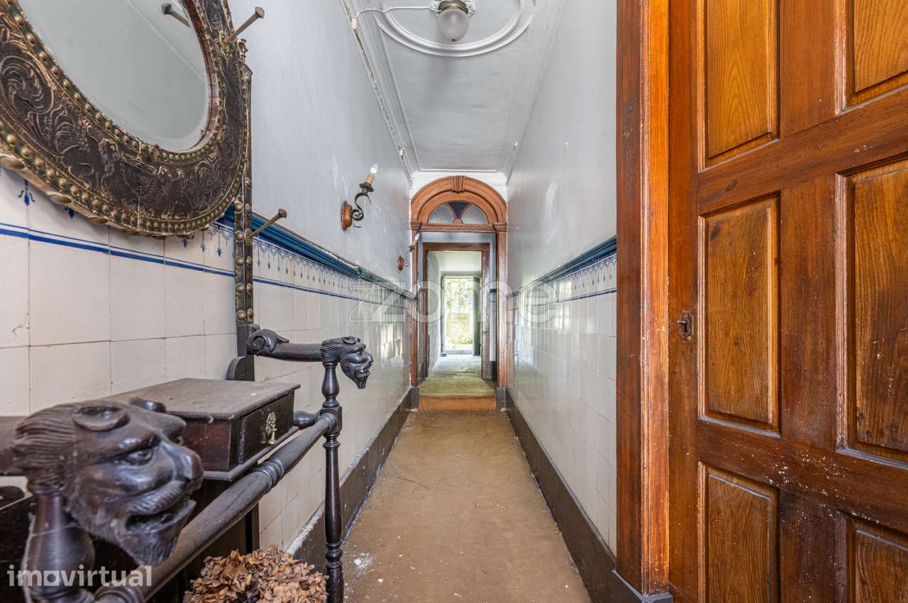 Prédio junto ao Palácio de Cristal para reabilitação | Porto - Grande imagem: 5/58