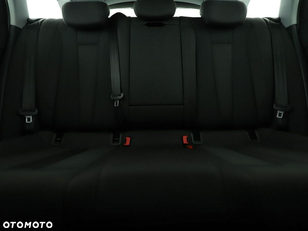 Audi A4 Avant 35 TDI mHEV Advanced S tronic - 19