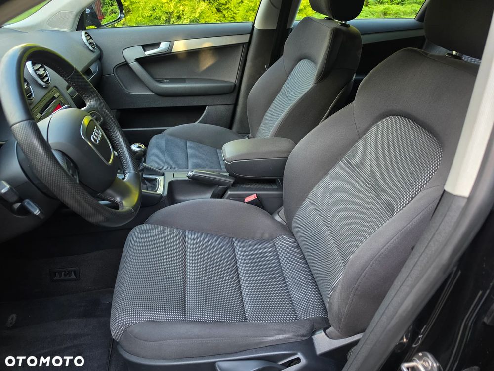 Audi A3 Sportback 1.6 Ambition - 14