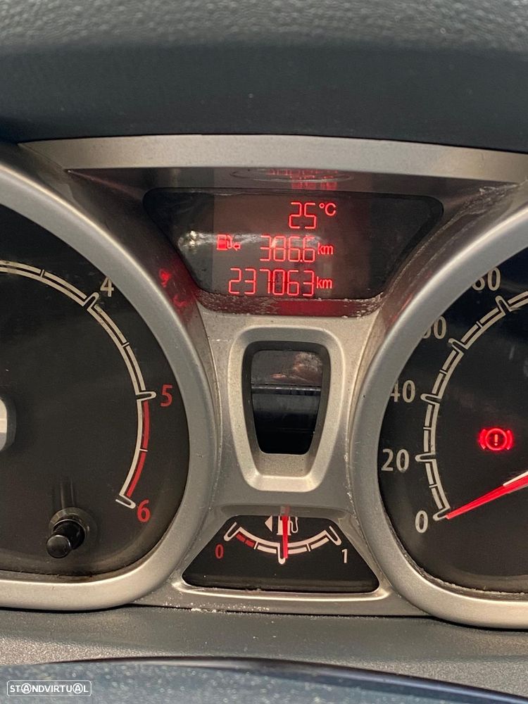 Ford Fiesta 1.6 TDCI Titanium - 2