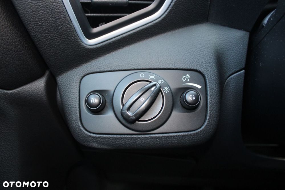 Ford Kuga - 36