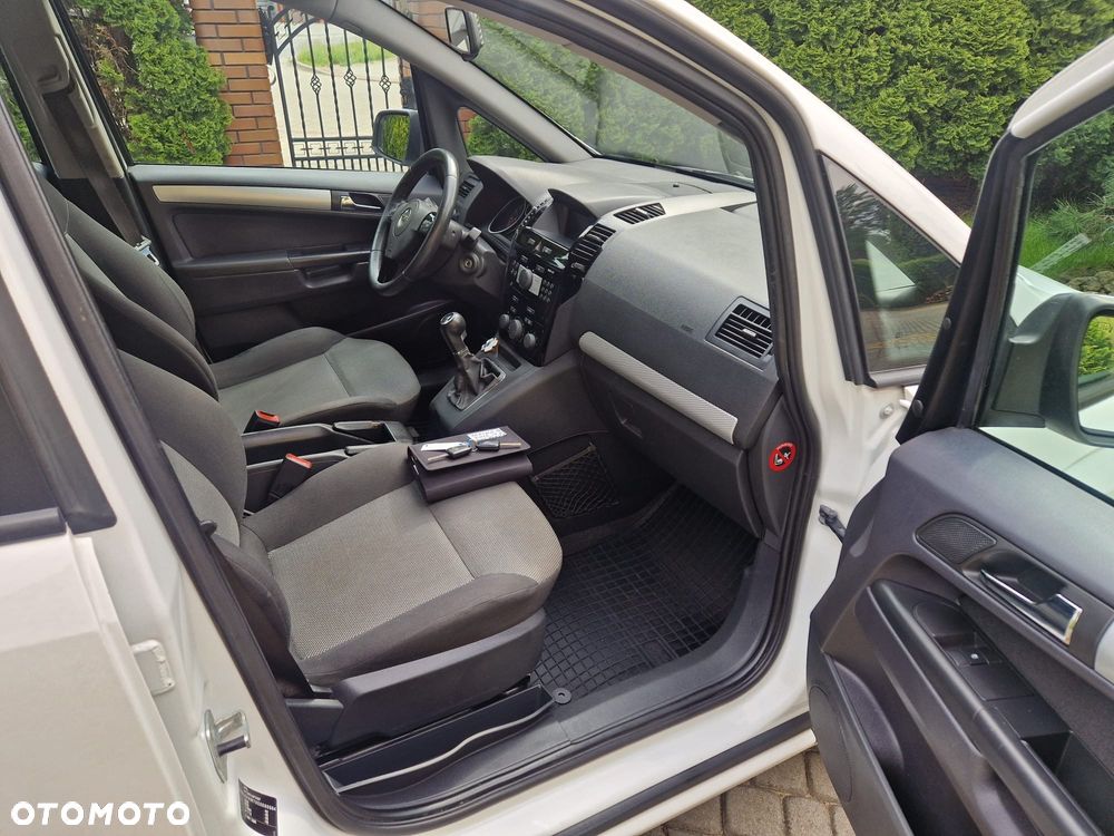 Opel Zafira 1.8 Family - 10