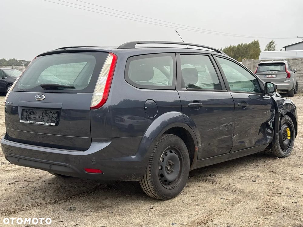 Ford Focus 1.6 16V Ambiente - 6