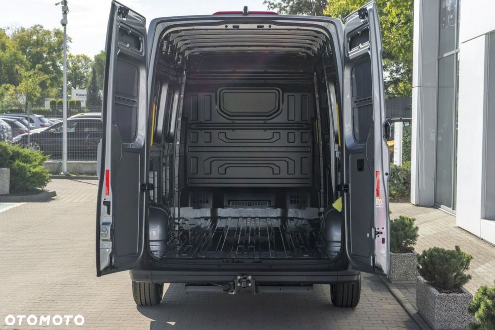 Volkswagen Crafter - 11