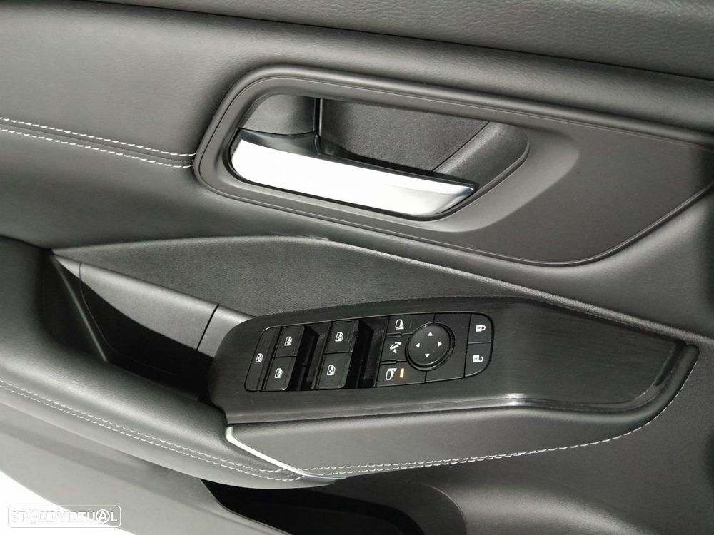 Nissan Qashqai 1.3 DIG-T N-Connecta LED+TT+SKY - 18