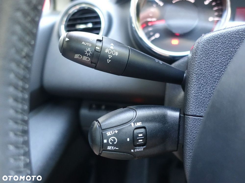 Peugeot 5008 1.2 PureTech Allure S&S - 22