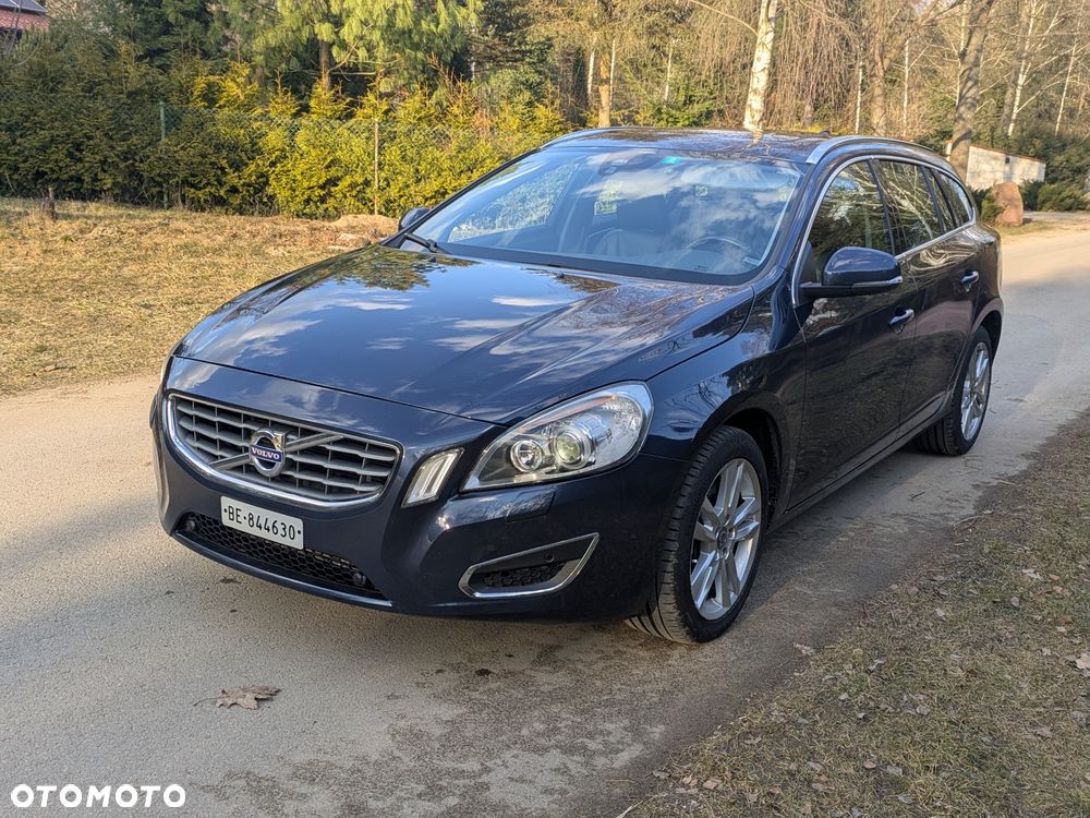 Volvo V60 D4 AWD Summum - 1