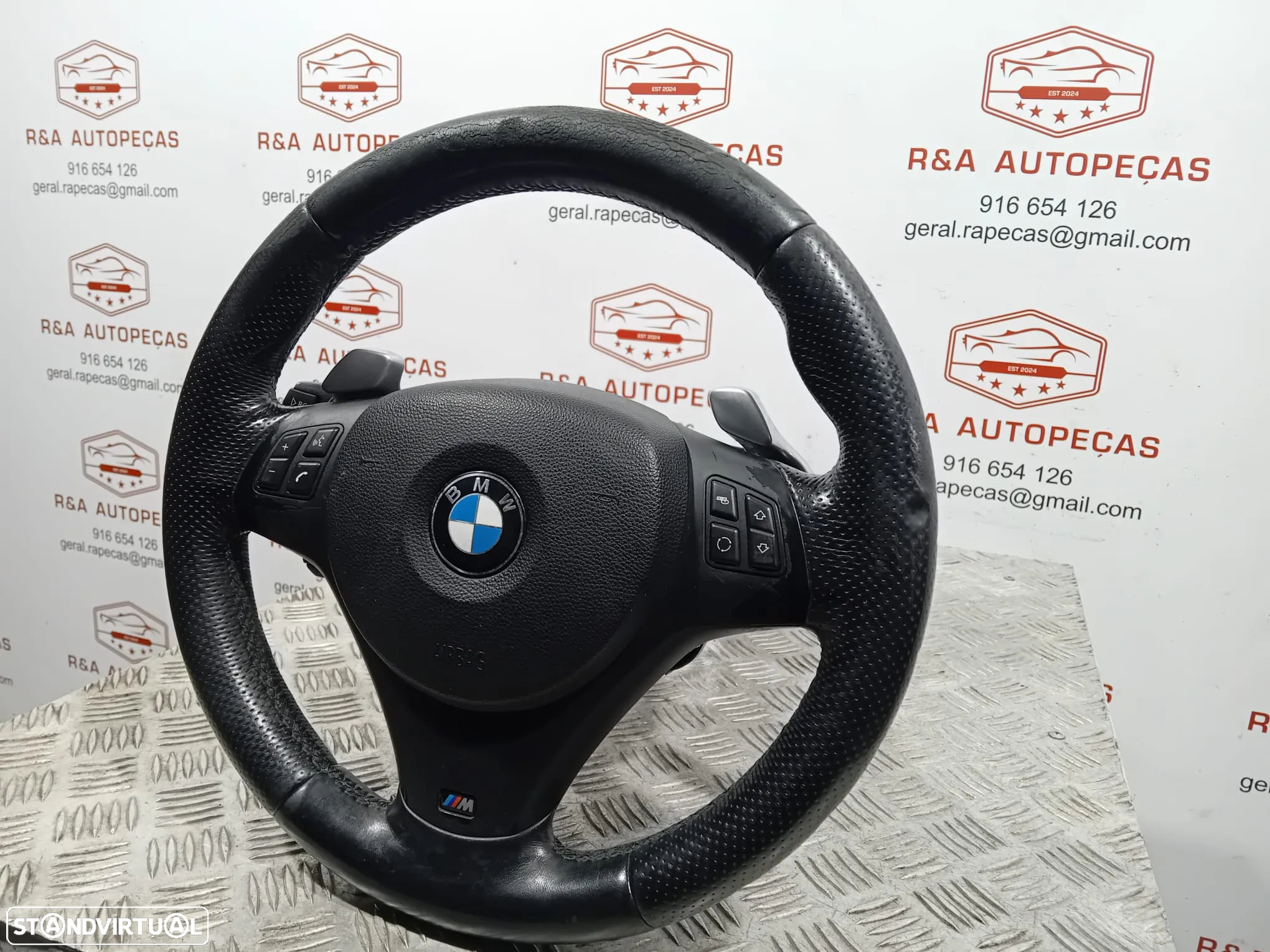 Volante BMW Serie 1 E81 E82 E87 Serie 3 E90 E91 E92 E93 Pack M Original Com Patilhas - 3