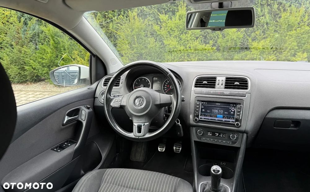 Volkswagen Polo 1.4 Cross Urban White - 12
