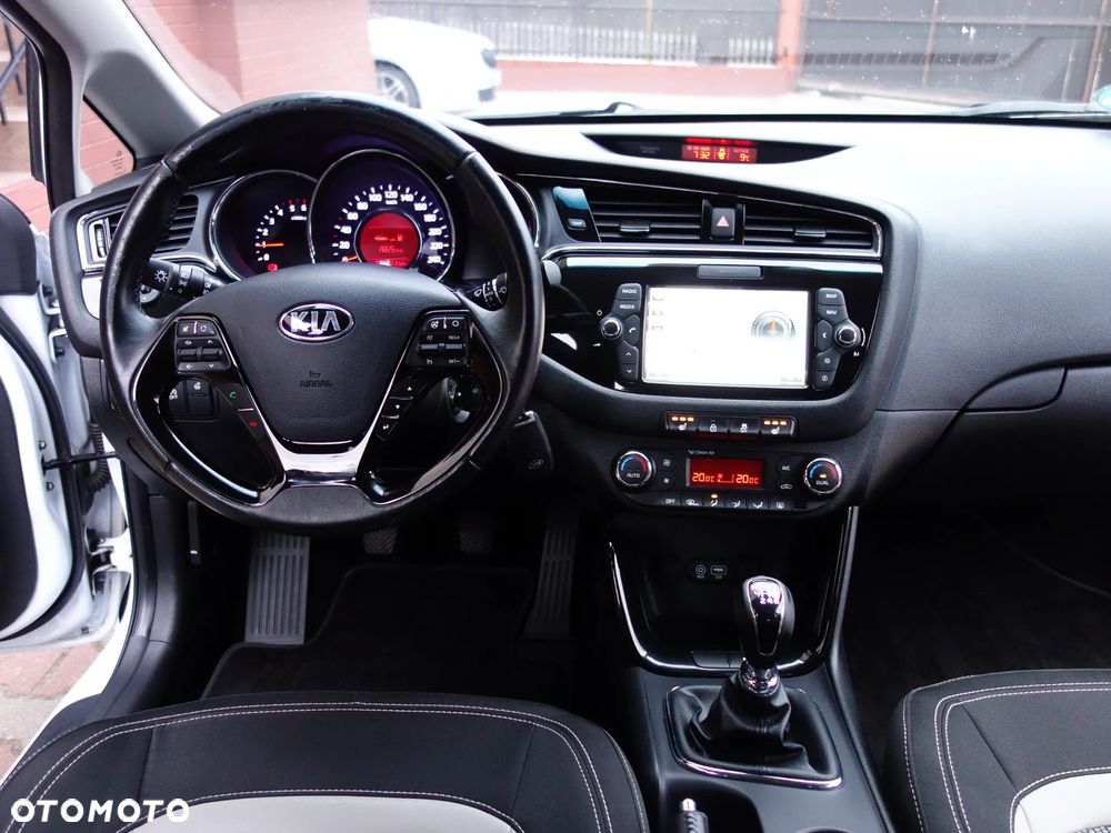 Kia Ceed 1.6 CRDi 136 ISG Spirit - 3