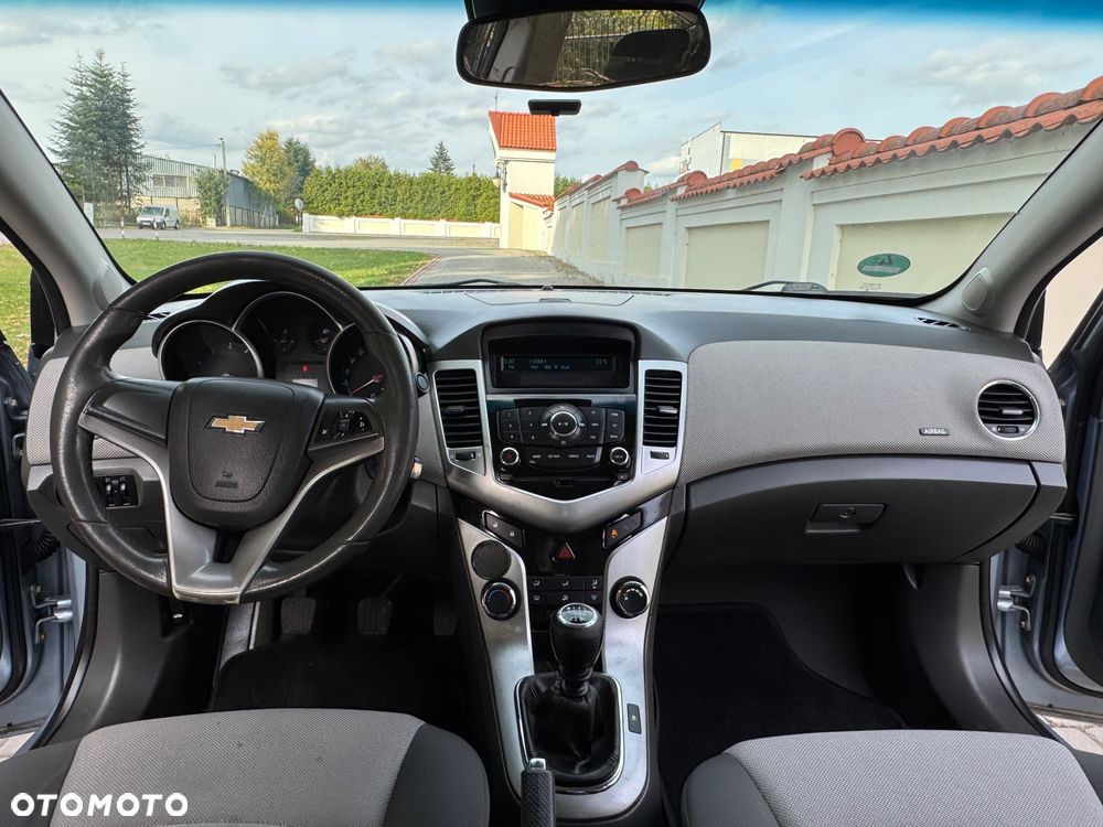 Chevrolet Cruze - 33