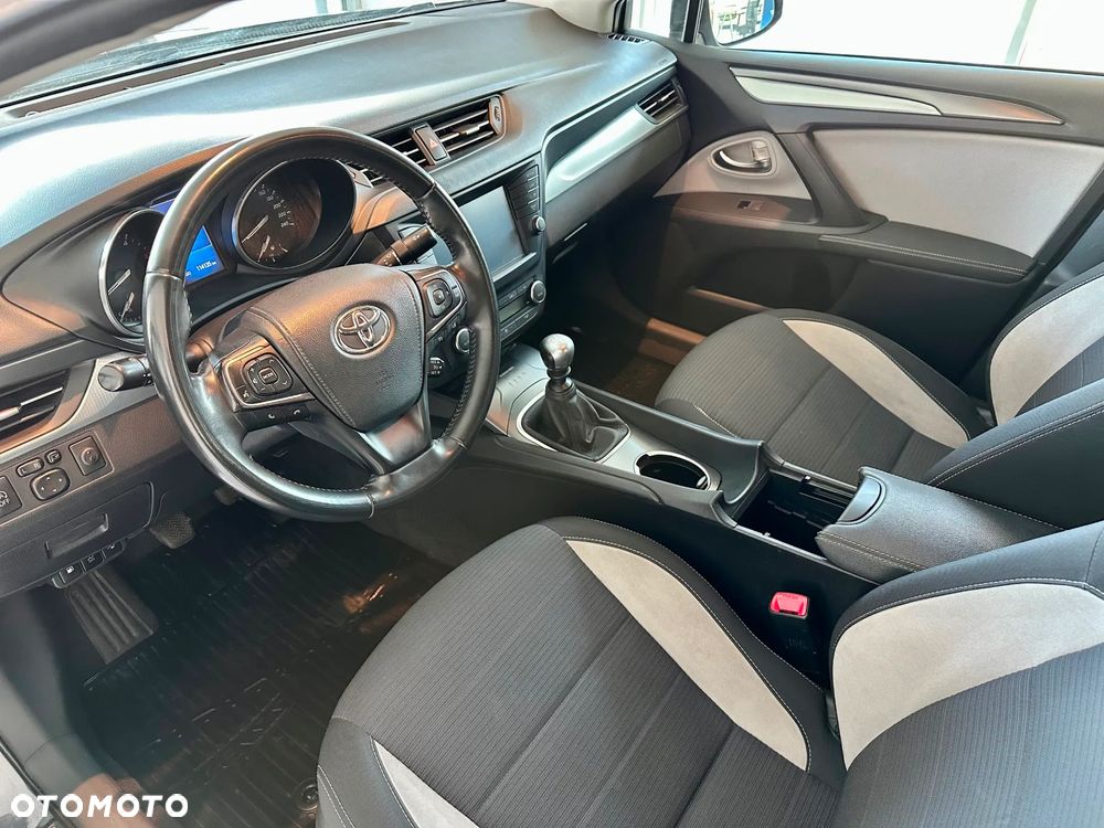 Toyota Avensis 2.0 D-4D Premium - 7