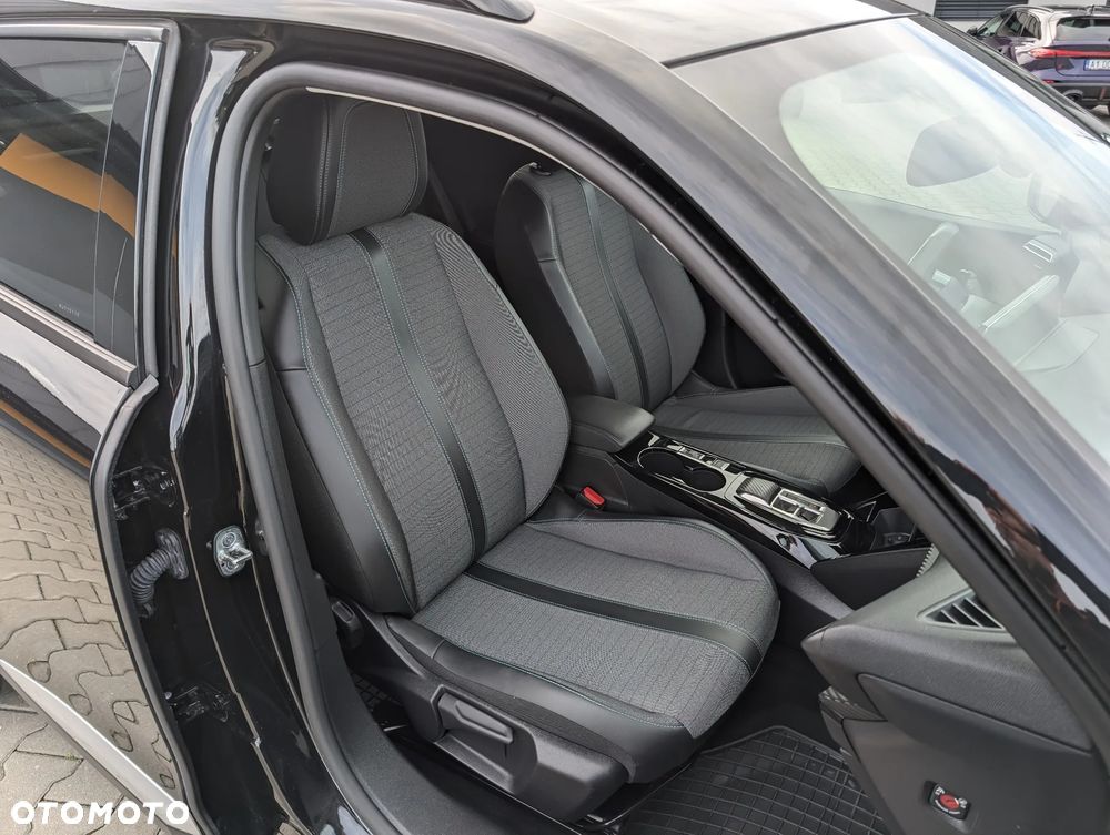 Peugeot 2008 BlueHDi 130 Allure S&S EAT8 - 36