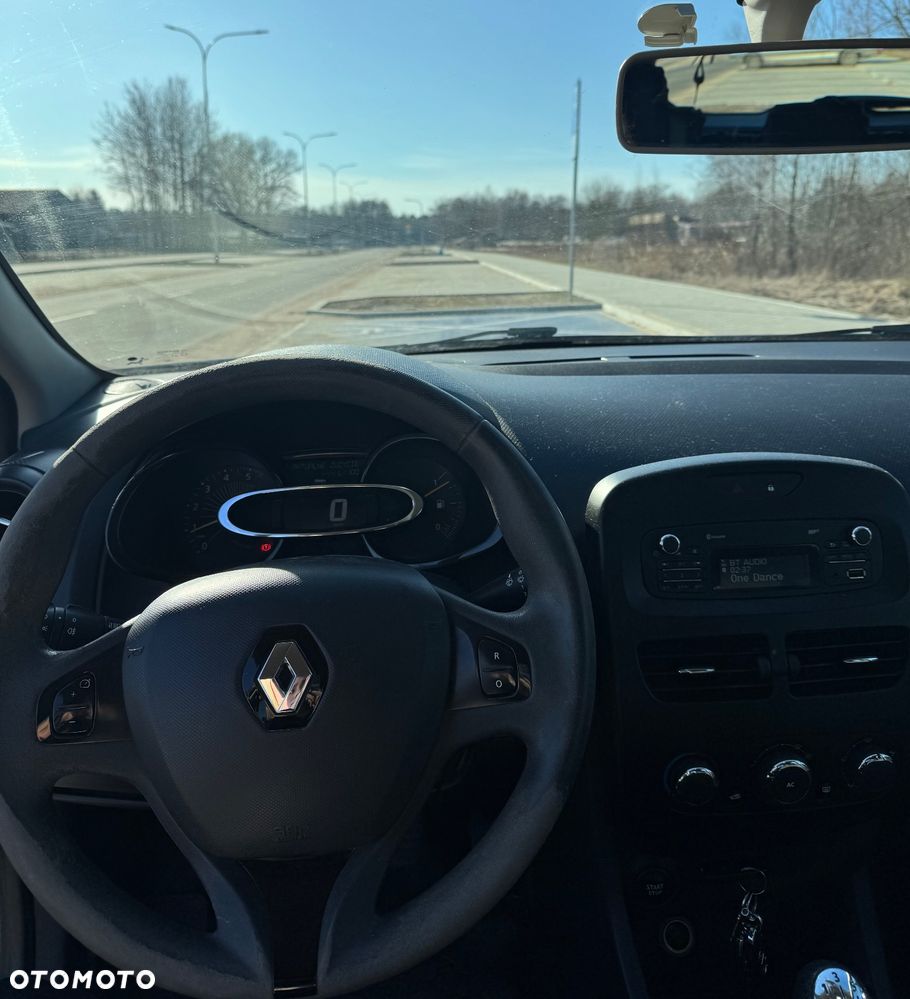Renault Clio - 9