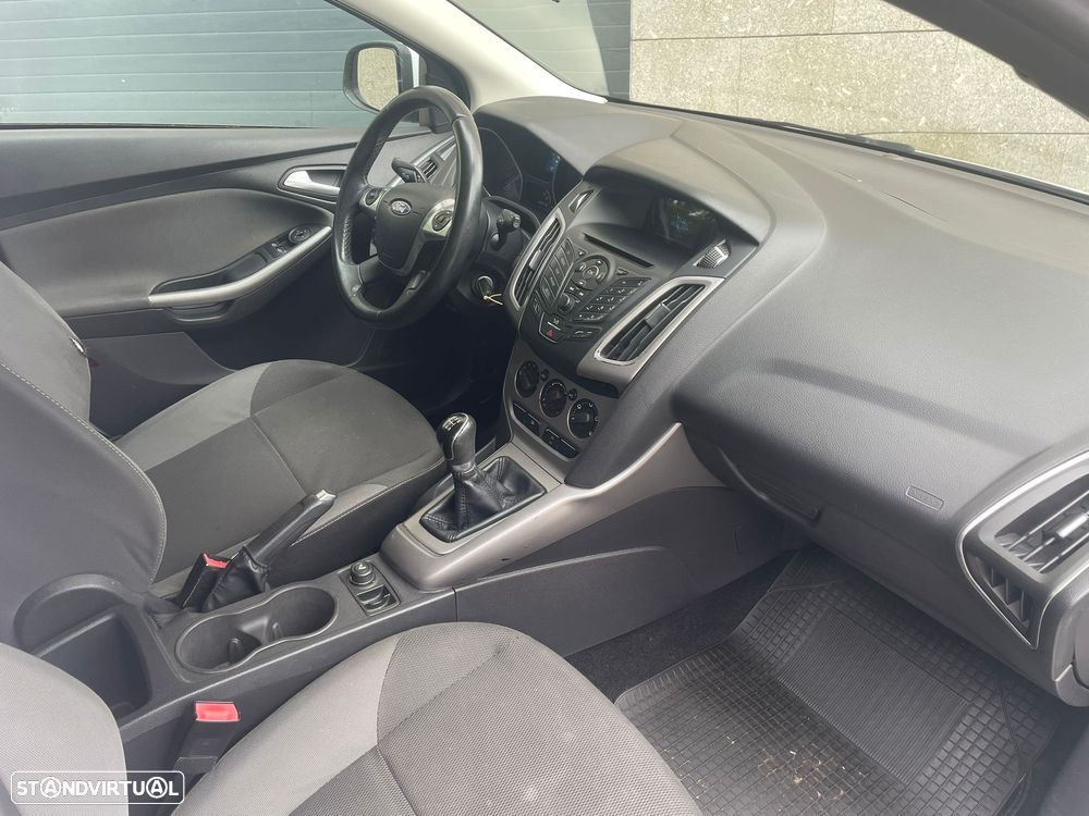 Ford Focus 1.0 EcoBoost S&S COOL&CONNECT - 9