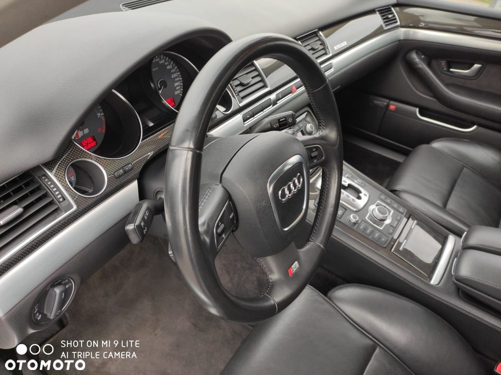 Audi S8 - 7