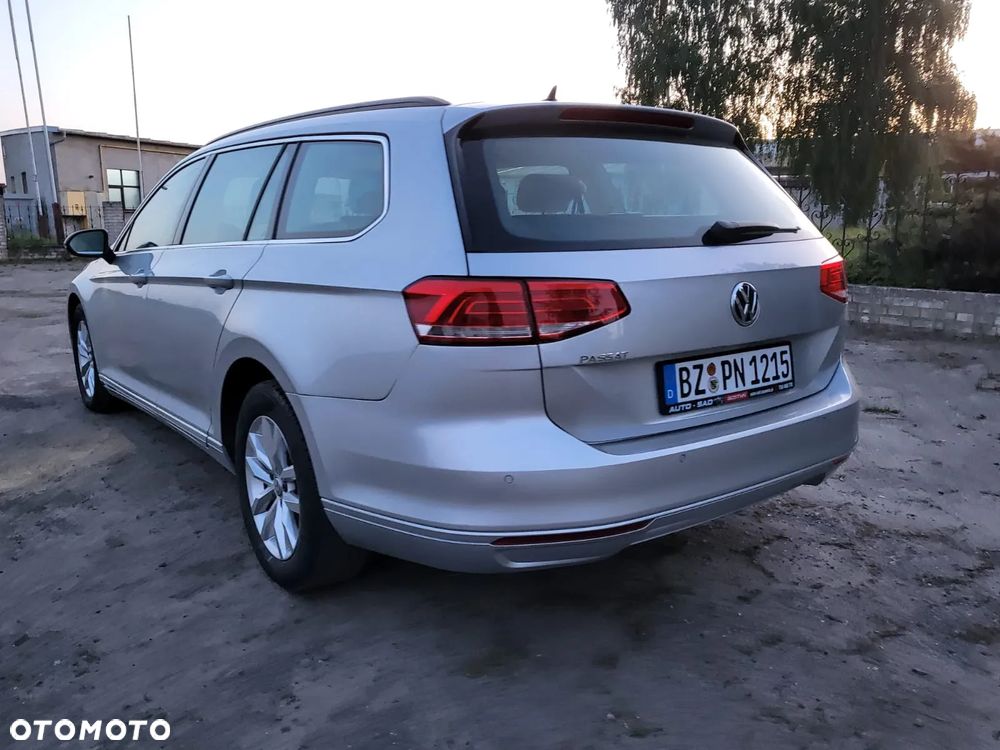 Volkswagen Passat 2.0 TDI SCR Comfortline - 16