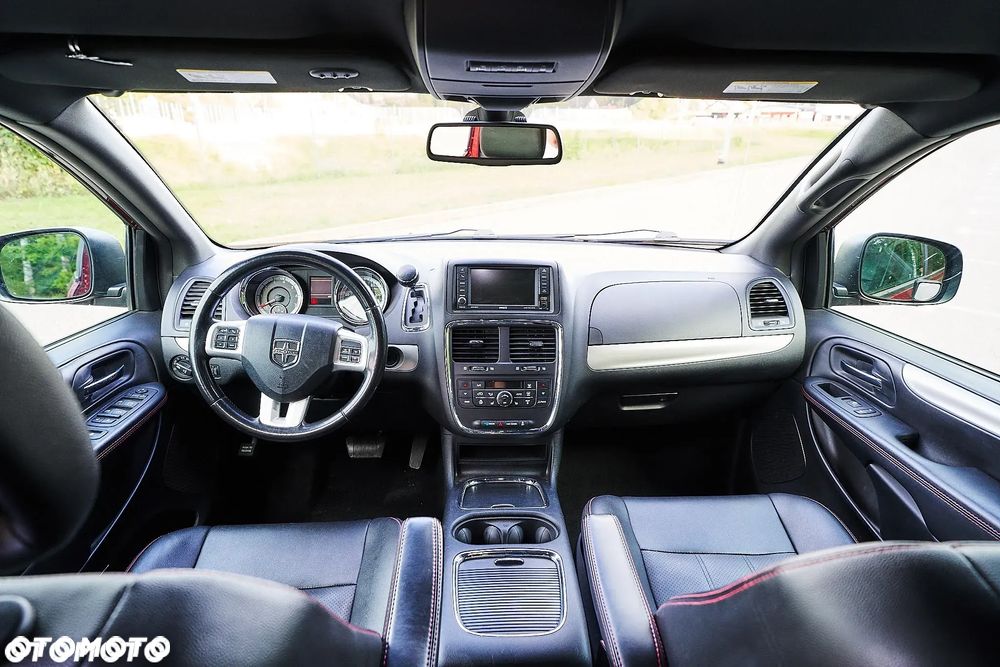 Dodge Grand Caravan - 28