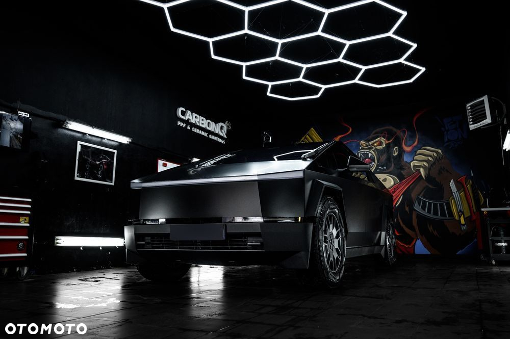 Tesla Cybertruck - 5