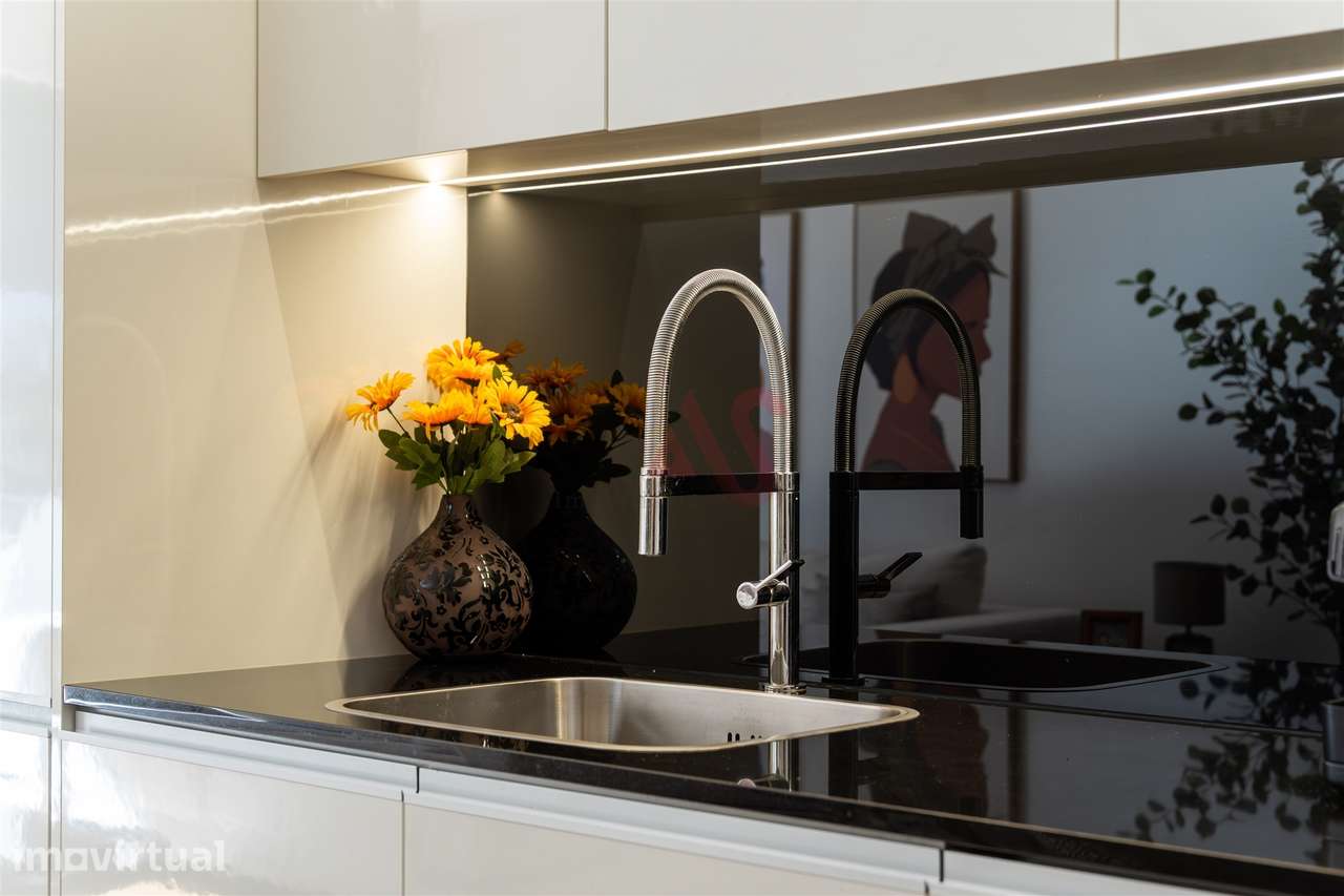 Apartamento T1+1 com varanda e lugar de garagem em Canidelo - Grande imagem: 4/23