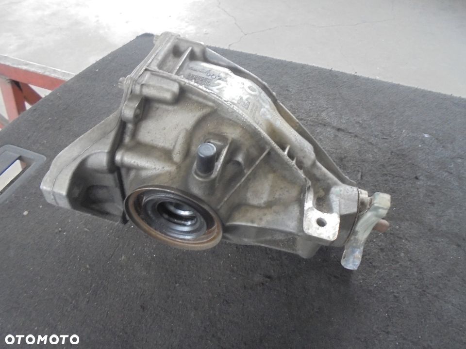 MERCEDES C KLASA W205 MOST DYFER TYL TYLNY 220 CDI - 2