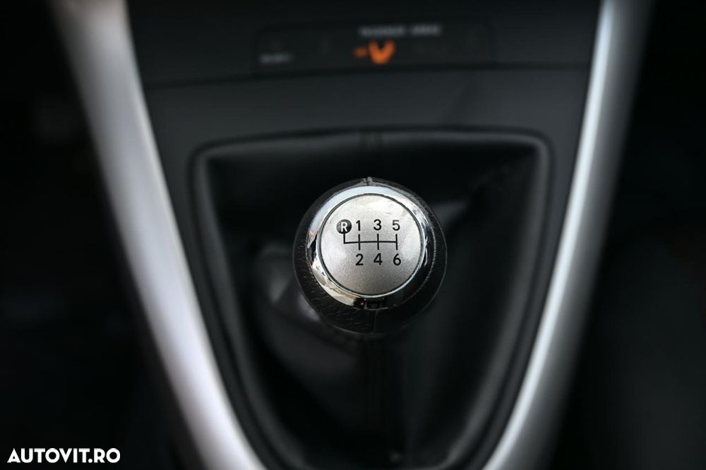 Toyota Verso 1.8 Valvematic Luna - 15
